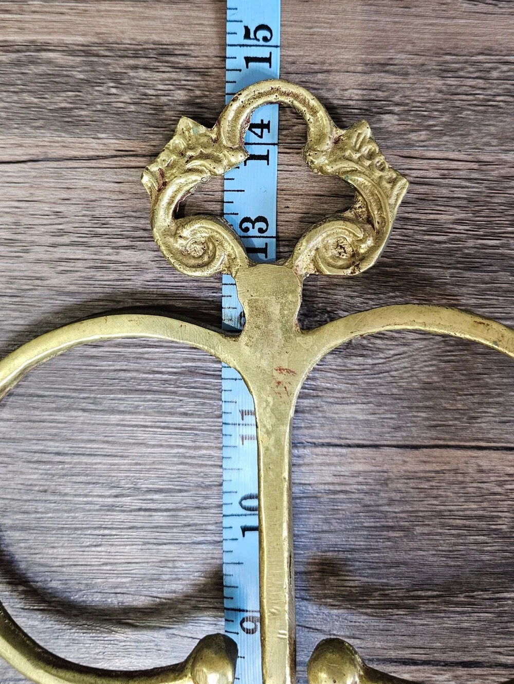 Vintage Ornate Metal Countertop Hand Towel Holder Bathroom